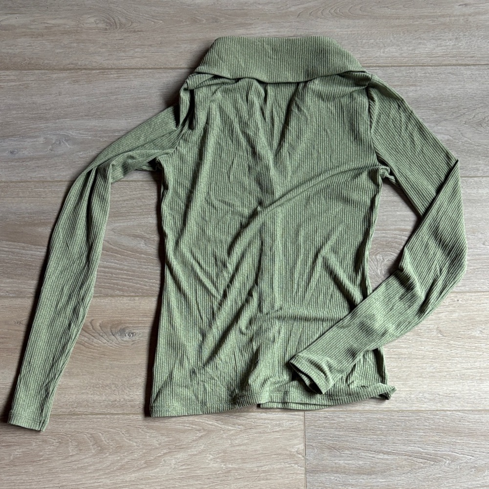 Abercrombie Sage Green Button-Down - Picture 3 of 3